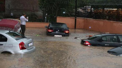 Oltu'yu sağanak ve dolu vurdu