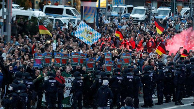 Almanya'nın Chemnitz kentinde ırkçı gösteriler sürüyor