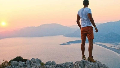 30 bin lira maaşlı ‘profesyonel turist'in mesaisi başladı