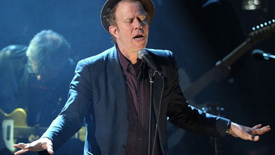 Tom Waits'ten Trump karşıtlarına şarkılı destek