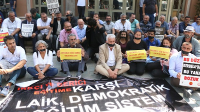 Zorunlu din dersine bantlı protesto