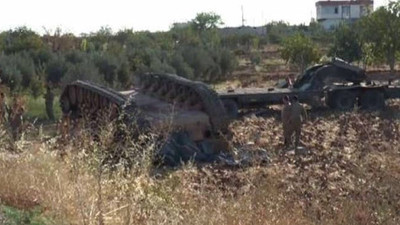 Askeri araç devrildi: 3 yaralı