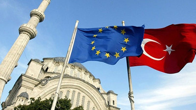 'Türkiye-AB ilişkilerinde eksen kaydı'