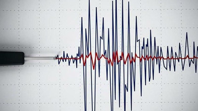 Endonezya'da 7.7'lik deprem