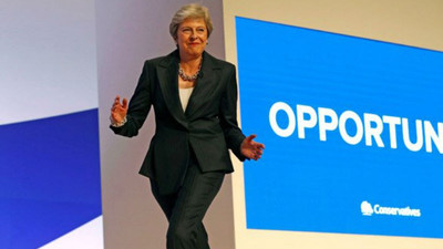 Theresa May yine dans etti