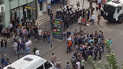 Diyarbakır'da polis açıklama yapılacak alanı ablukaya aldı