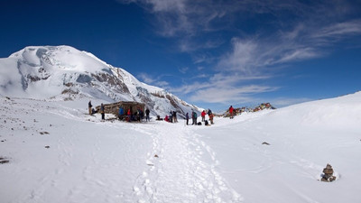 Himalaya Dağları'nda 9 dağcı hayatını kaybetti