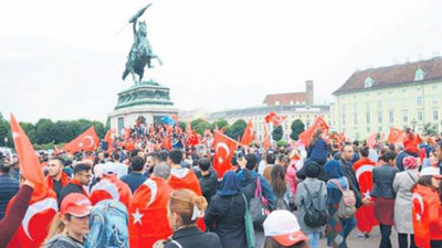 Avusturya 15 bin Türk'ün peşinde