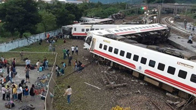 Tayvan'da tren faciası: 17 kişi yaşamını yitirdi