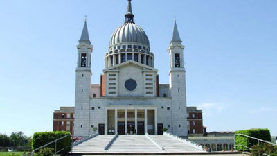 Müslümanların kilise satın alması İtalya'da tepki çekti