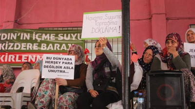 Protesto edilen yetkililer ÇED toplantısını terk etti