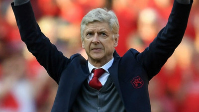 Arsene Wenger Milan yolunda