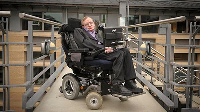 Hawking'in 22 kişisel eşyası 1,8 milyon sterline satıldı