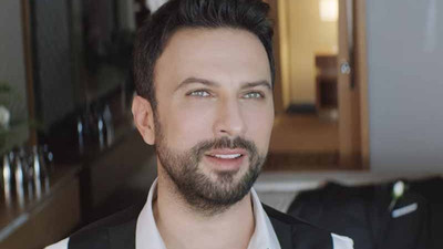 Tarkan 'minik ayakları' paylaştı