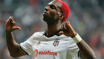 Ryan Babel'den taraftara: Annenle buluşmamı ister misin?