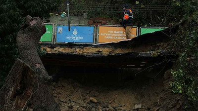 İstanbul'da yol çöktü