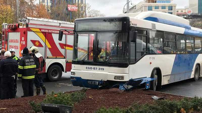 Ankara'da otobüs yayalara çarptı: Yaralılar var