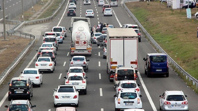 Araçlara çarptı, 'zombilerden kaçıyordum' dedi