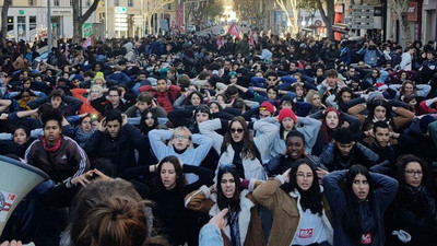 Fransa'da Kara Salı: Öğrenciler sokakta