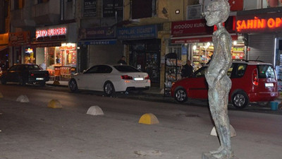 Kadıköy'deki Avanak Avni heykeli çalındı