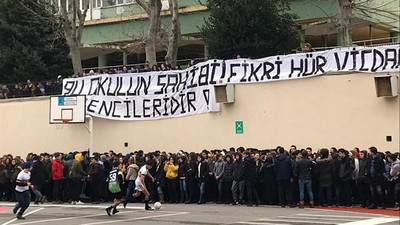 Kadıköy Anadolu Lisesi’nde 'sohbet' protestosu