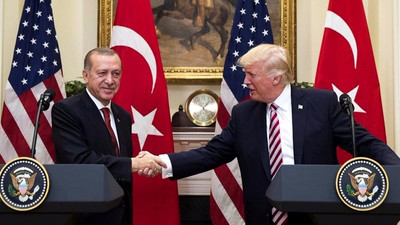 Trump'tan Erdoğan tweeti: Sırtını sıvazladı