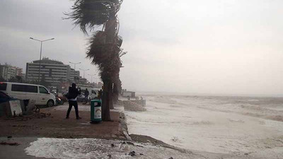 Antalya'nın 5 ilçesinde okullar tatil edildi