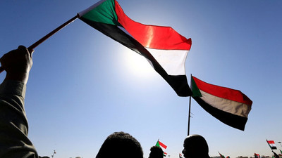 Sudan'da hükümet feshedildi