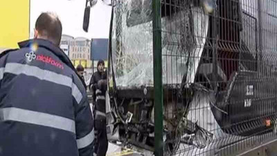 İstanbul'da metrobüs kazası: Yaralılar var