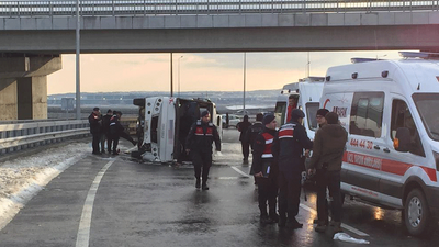 3. havalimanı işçilerini taşıyan servis kaza yaptı: 1'i ağır 9 yaralı