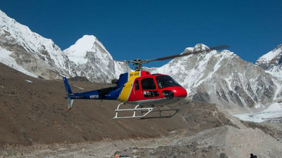 Nepal'de bakanın bulunduğu helikopter düştü: 6 ölü