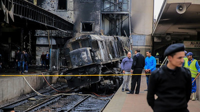 Mısır Ulaştırma Bakanı tren kazası üzerine istifa etti