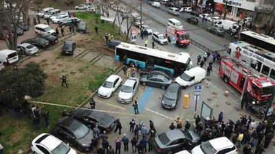 Beyazıt'ta halk otobüsü yayalara çarptı: Yaralılar var