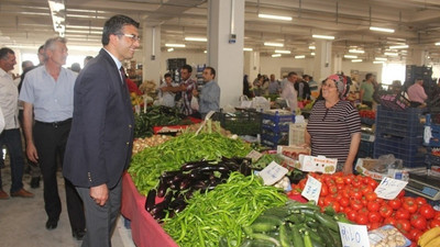 'MHP'li başkan kendisine oy vermeyen esnafın tezgah açmasına izin vermedi' iddiası