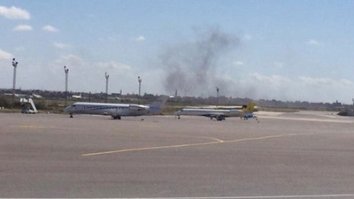 Savaş uçakları Trablus havaalanını bombalandı