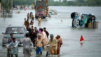 Pakistan'da sel faciası: 49 ölü