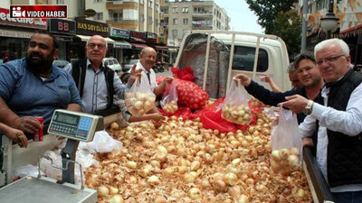 Ucuz satılan soğana yoğun ilgi: Kilosu 2 lira vallahi bedava