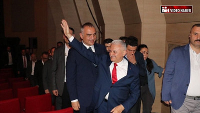 Opera izlemeye giden Yıldırım protesto edildi