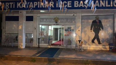 AKP binasına havai fişekli saldırı