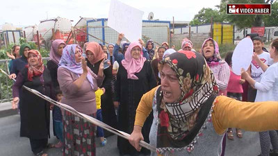 Kadınlar 'uyuşturucu satılıyor' diyerek yol kapattı