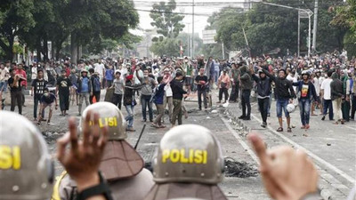 Endonezya'daki seçim protestolarında 8 kişi hayatını kaybetti