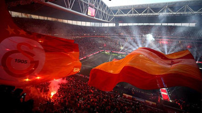 Galatasaray'ın kupa töreninde protesto sesleri