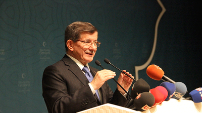 Davutoğlu'ndan 'enderun' teravihine eleştiri