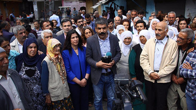 'Tankla topla da gelebilirler ama biz terketmeyeceğiz'