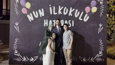 Berat Albayrak aile fotoğrafı paylaştı