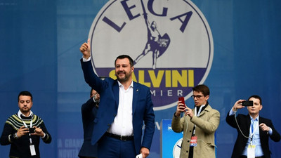 Aşırı sağcı Salvini'ye mermili zarf