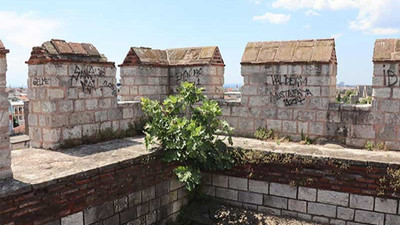 Tarihi surlar yazı tahtasına döndü