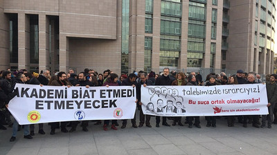 İstanbul Üniversitesi barış akademisyenlerine karşı