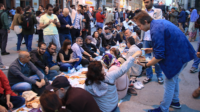 Yeryüzü Sofrası Taksim'de kuruldu