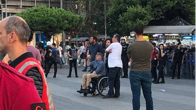 Yüzlerce polis bir eylemciyi ablukaya aldı